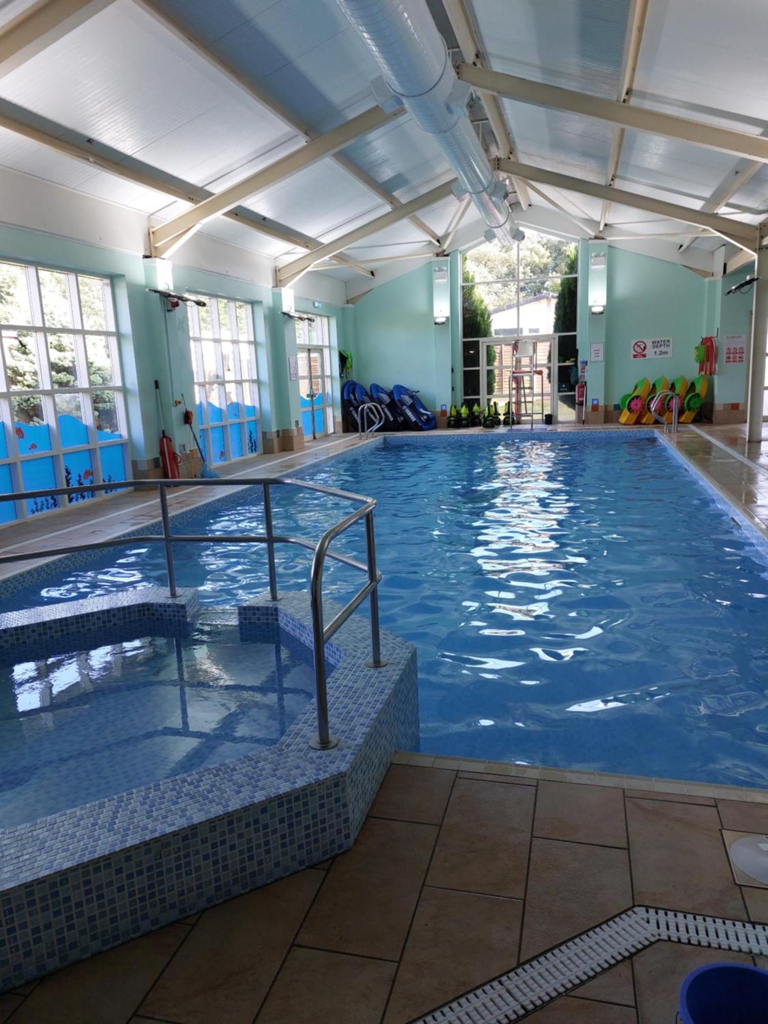 Bird'S Bay Cresswell Towers Hotel Bagian luar foto