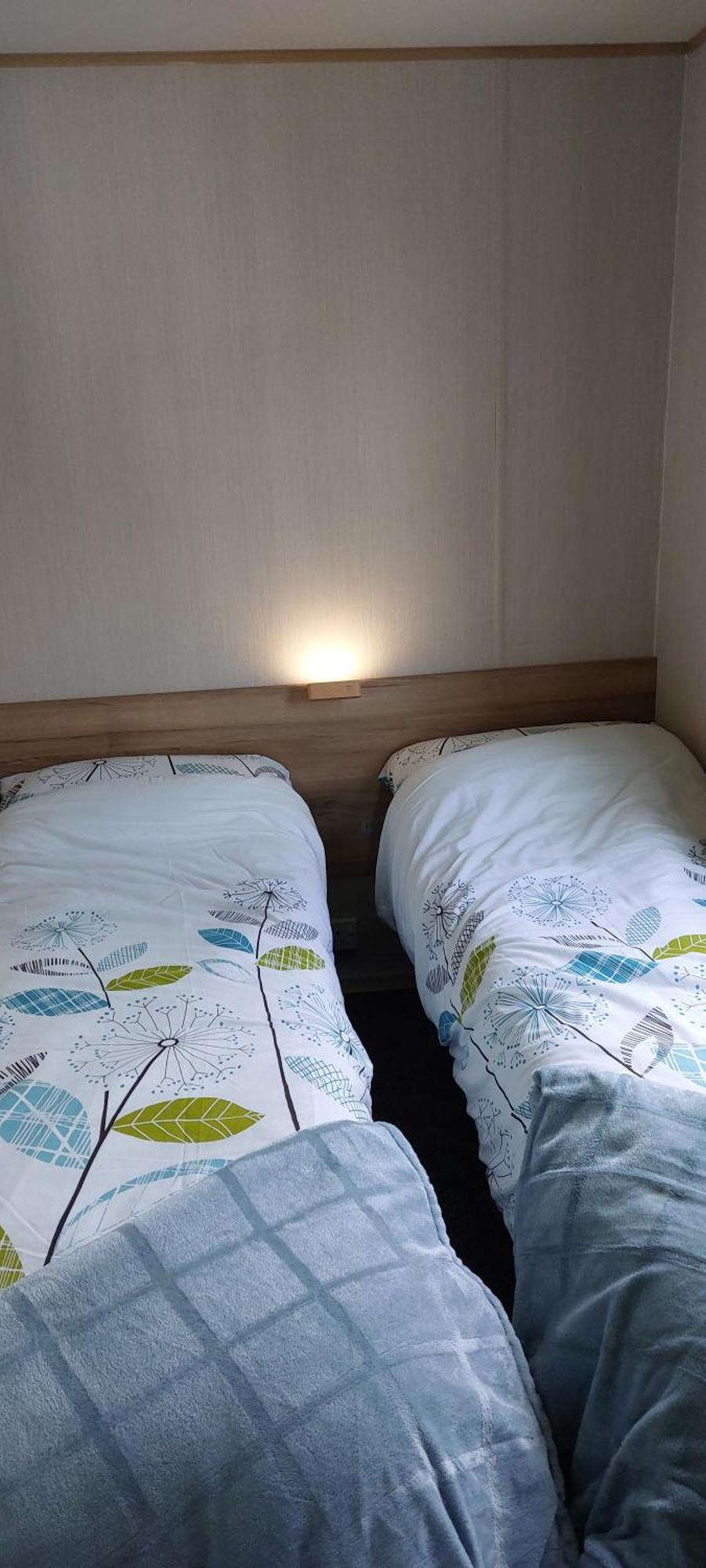 Bird'S Bay Cresswell Towers Hotel Bagian luar foto